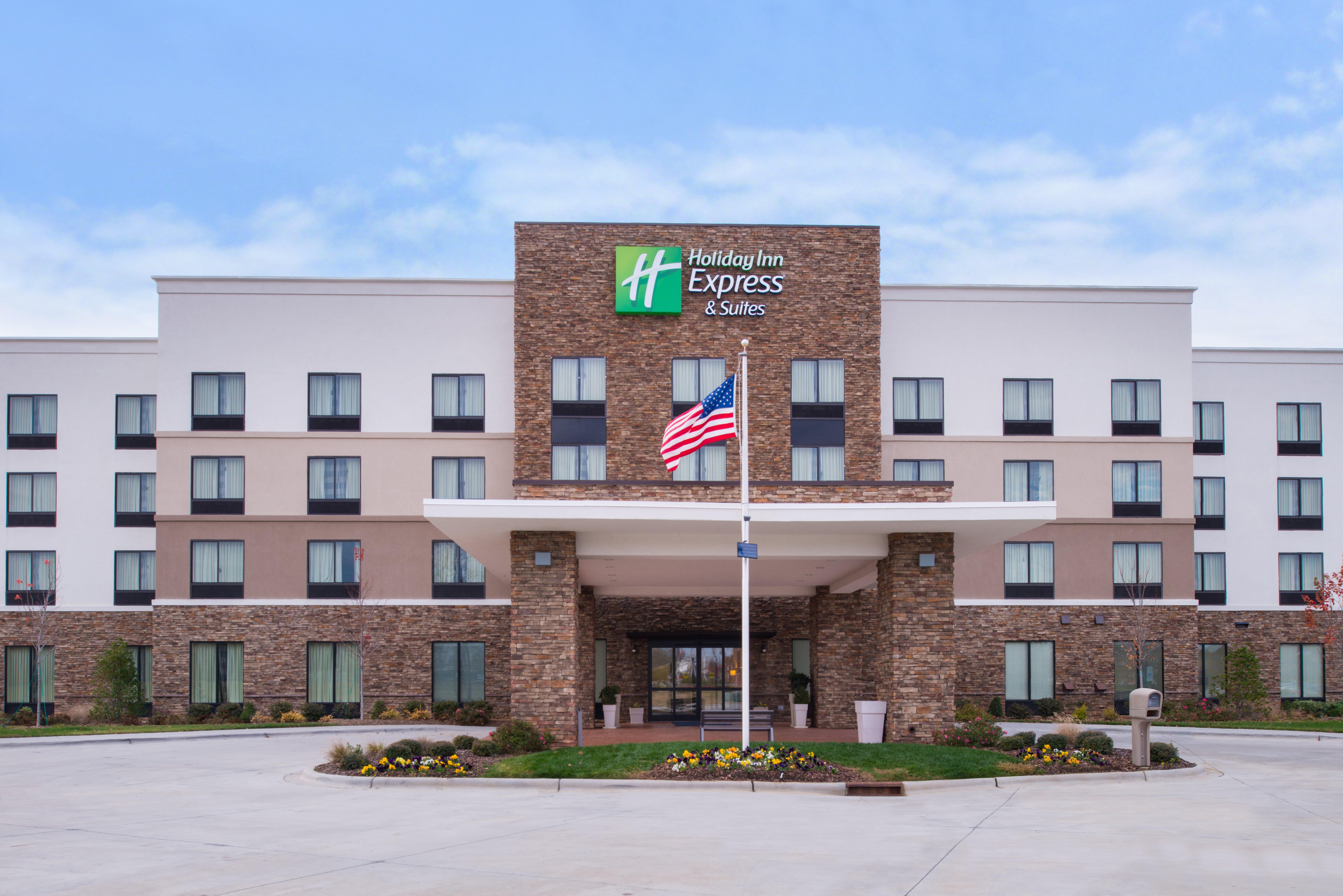 Holiday Inn Express & Suites Monroe By Ihg Exterior foto