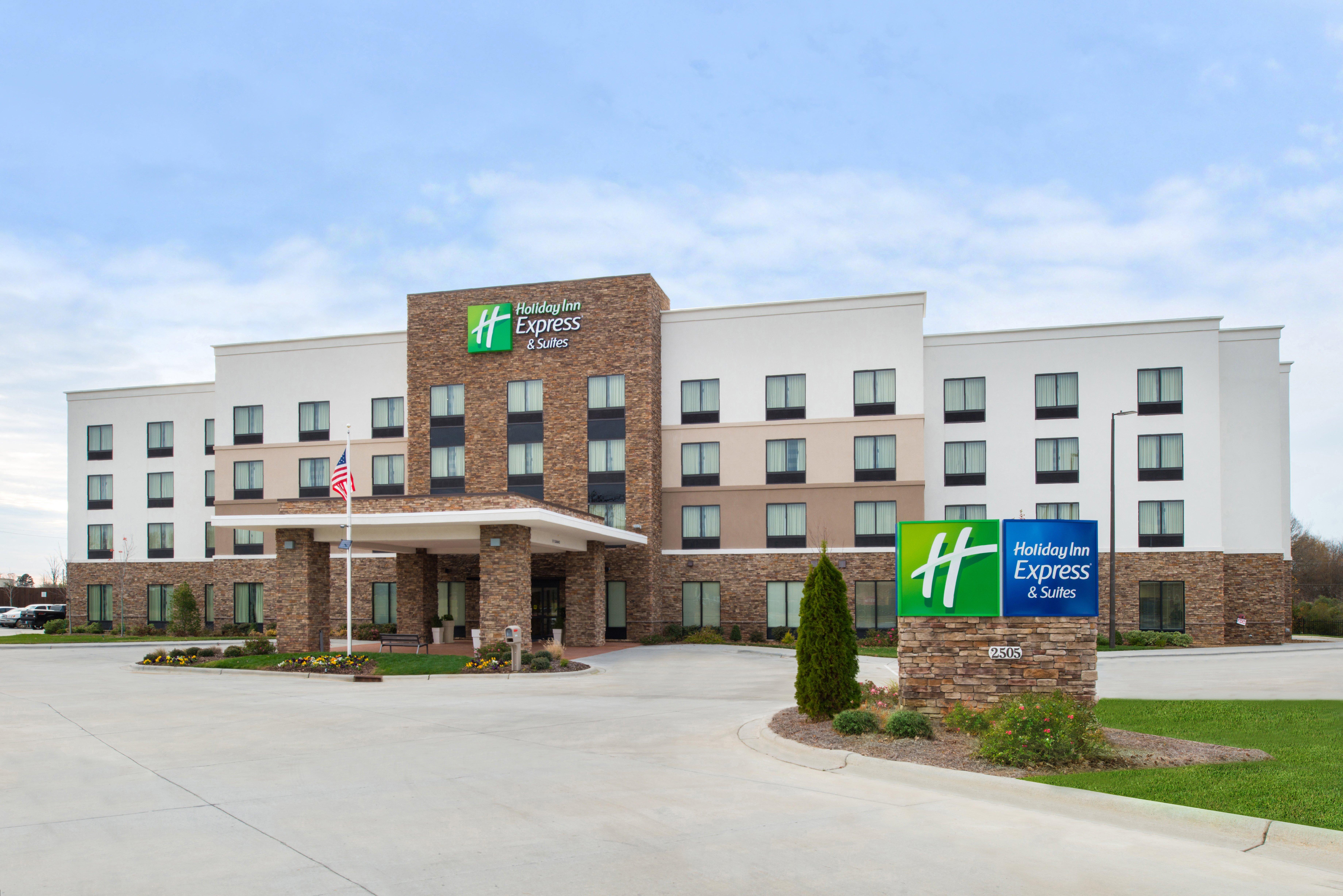 Holiday Inn Express & Suites Monroe, An Ihg Hotel Exterior foto